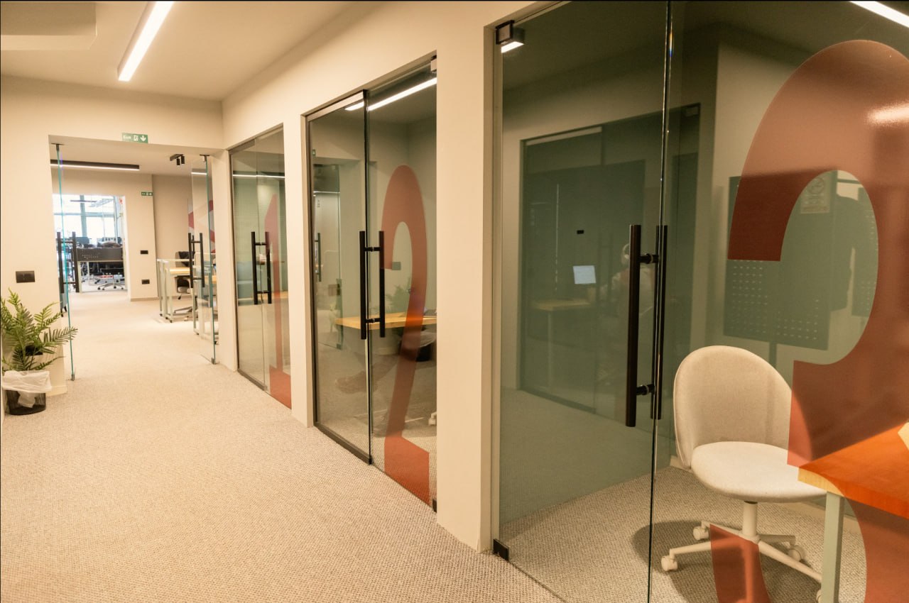 Meeting Rooms — Rruga B, view 1