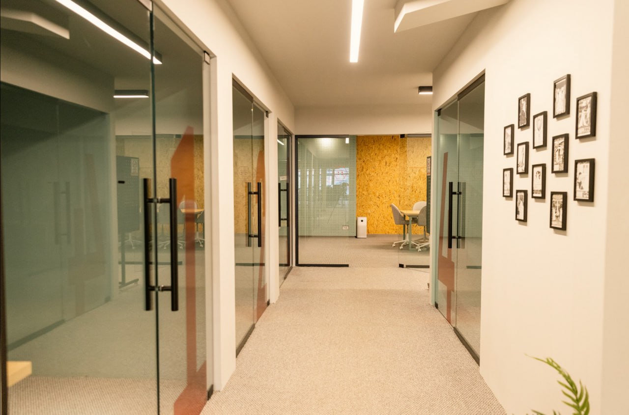 Meeting Rooms — Rruga B, view 2